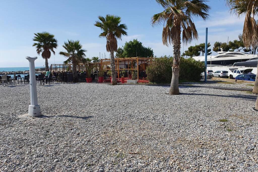 Cosy studio résidence de standing proche plage Villeneuve-Loubet Exterior foto